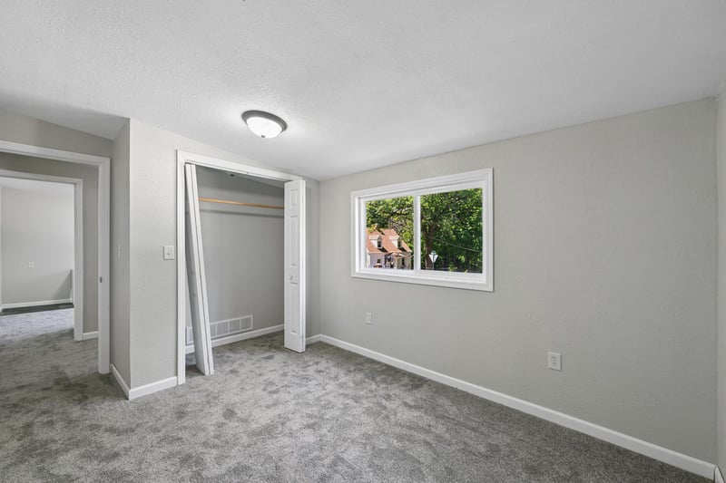 108 Maple St, Jackson, MN 56143