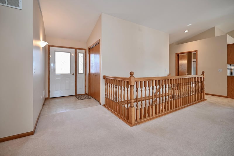 9 Williams St, Lewiston, MN 55952