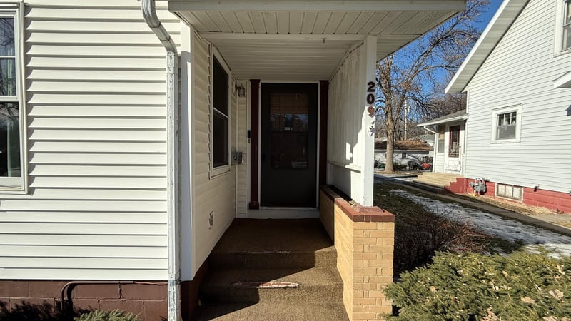 209 N 10th St, Montevideo, MN 56265