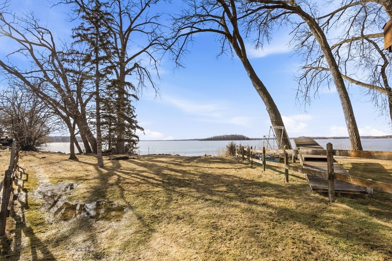 16016 Lake Koronis Rd, Paynesville, MN 56362