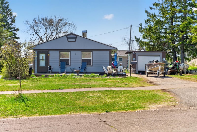 39 Edison Blvd, Silver Bay, MN 55614