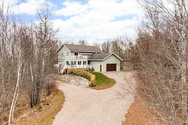 5224 Falcon Dr, Hermantown, MN 55811