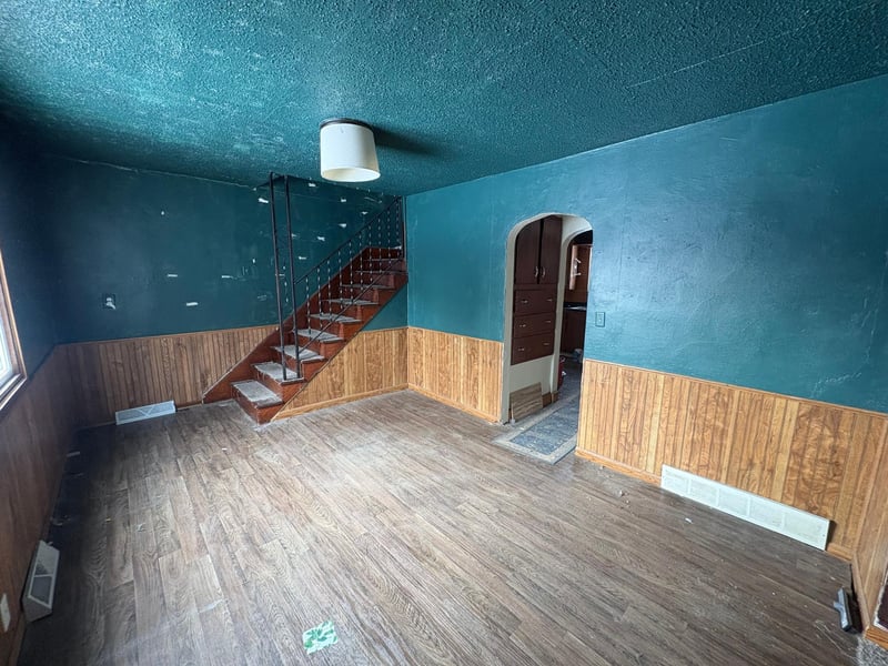 109 E 9th St, Morris, MN 56267