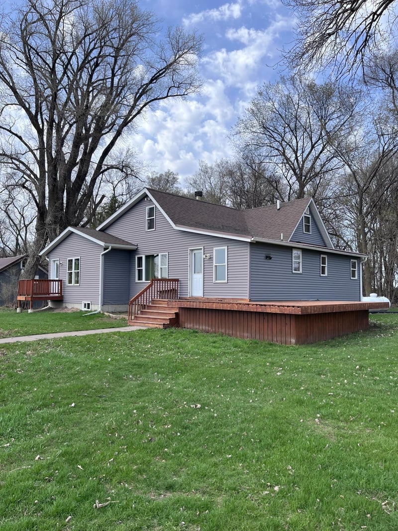 21510 430th Ave, Morris, MN 56267
