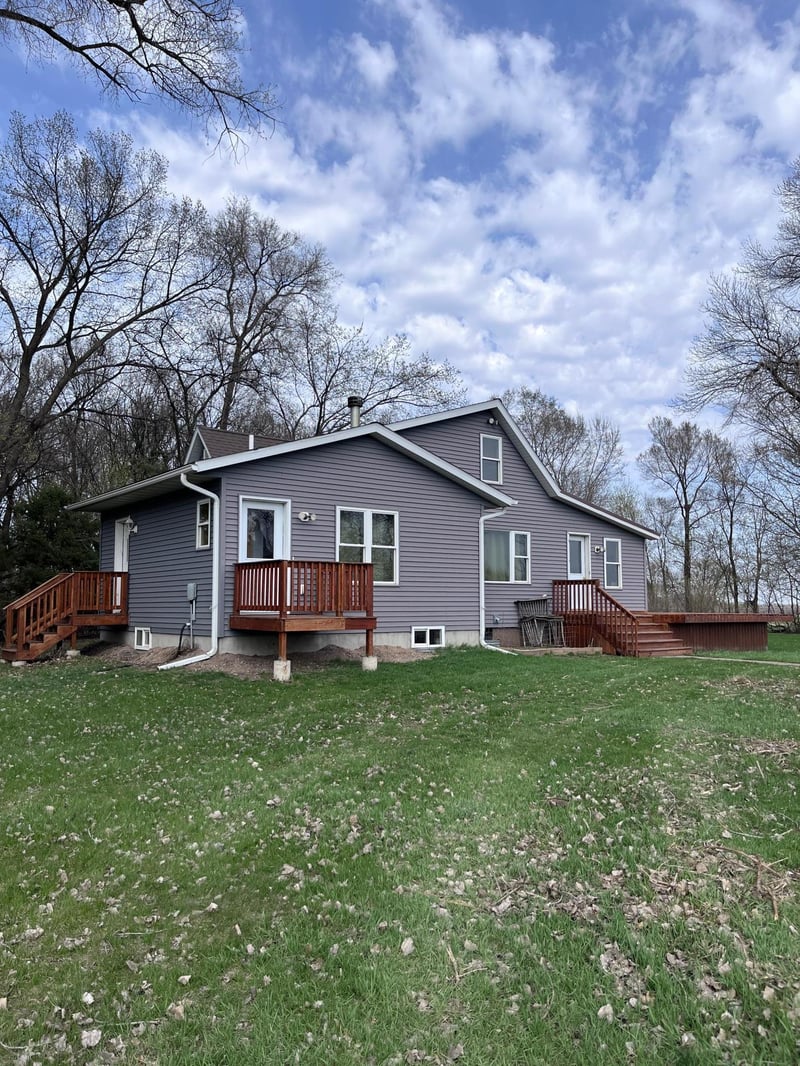 21510 430th Ave, Morris, MN 56267