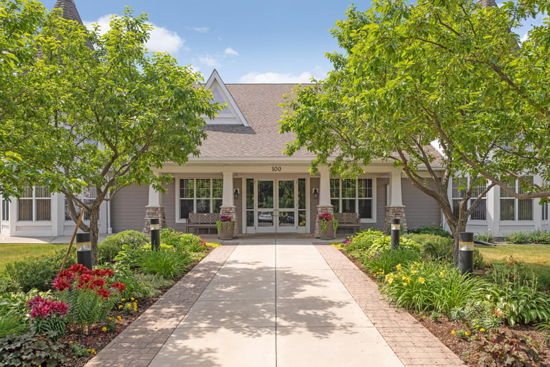 100 Clydesdale Trl #328, Medina, MN 55340
