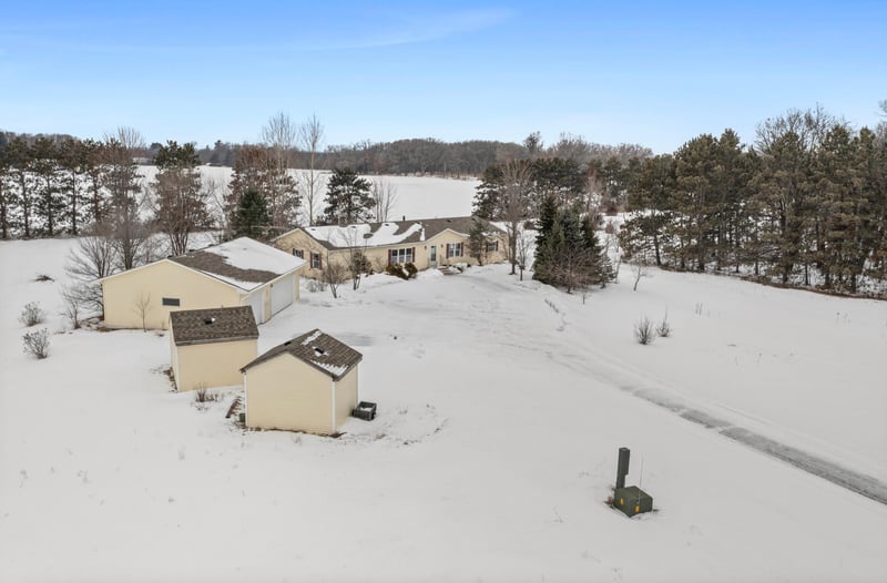 39052 Mica Ave, North Branch, MN 55056