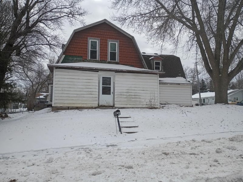 1023 South St, Jackson, MN 56143