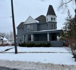 702 N 6th St, Mankato, MN 56001