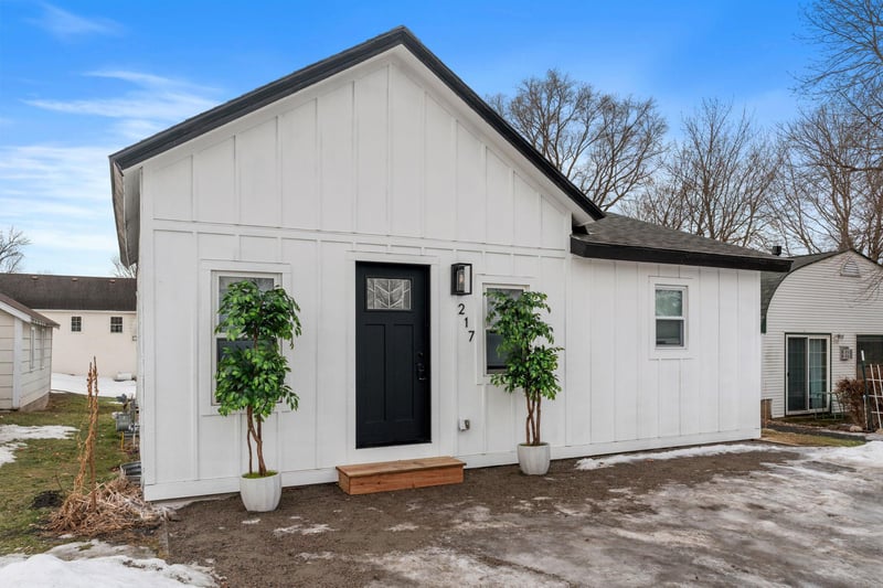 217 Franklin Ave E, Delano, MN 55328