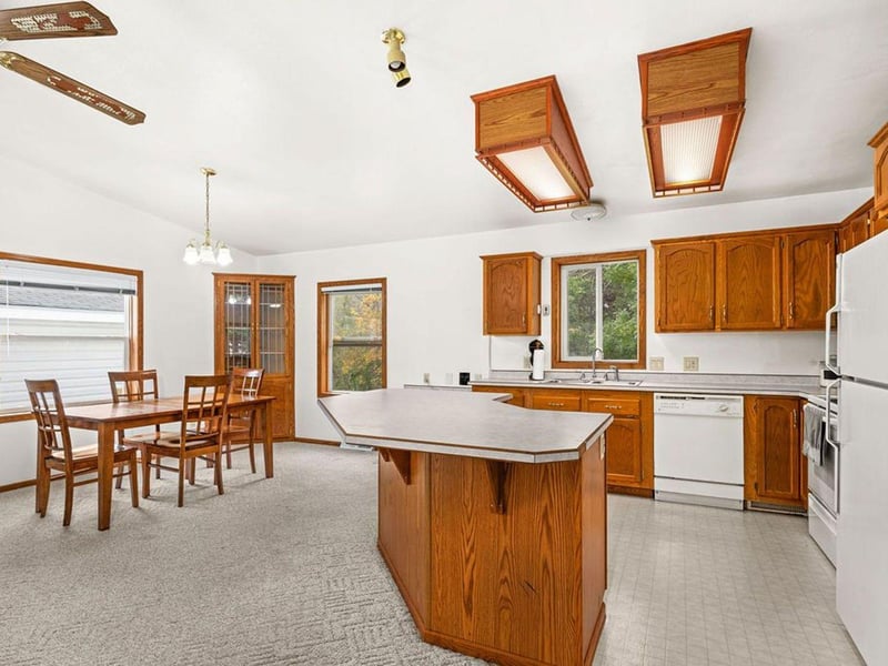 63 S Elder Dr, Duluth, MN 55810