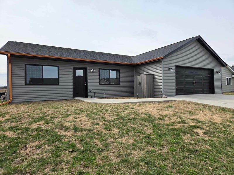 1942 Brownell St, Saint Charles, MN 55972