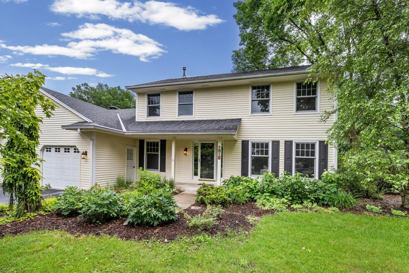 4094 Blueberry Ln, Eagan, MN 55123