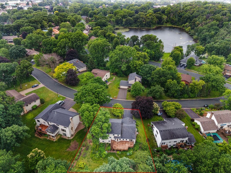 4094 Blueberry Ln, Eagan, MN 55123