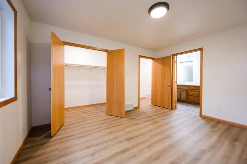 321 W Garfield Ave, Mahnomen, MN 56557