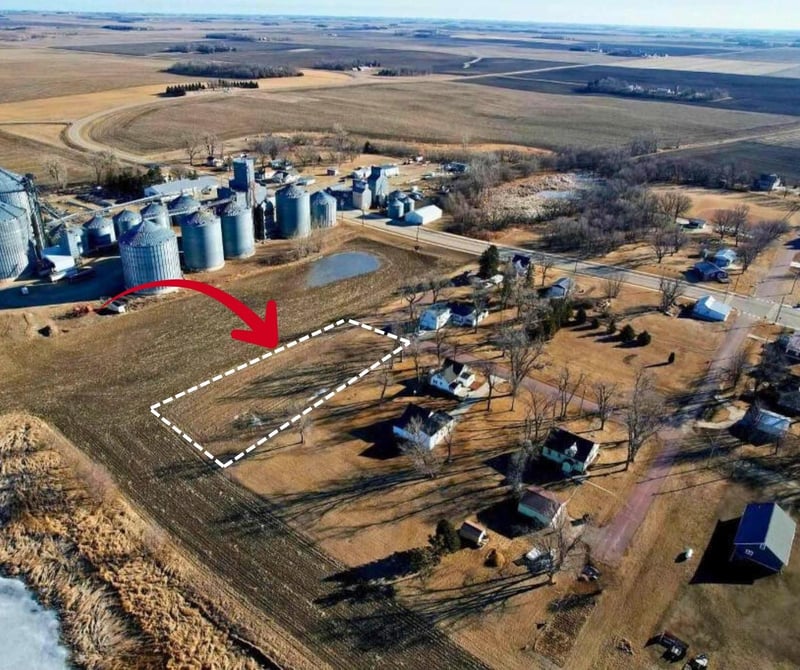 101 1st St W, Hadley, MN 56151