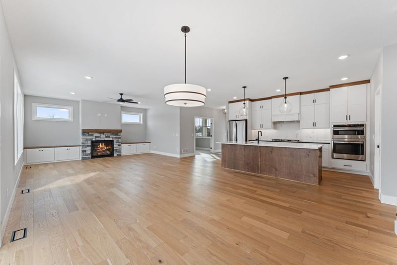 631 Parkside Ct, Eagan, MN 55123