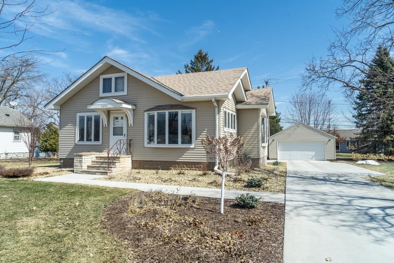 3693 Laverne Ave N, Lake Elmo, MN 55042