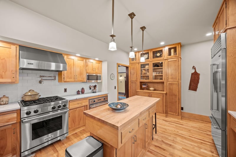446 Main St S, Hutchinson, MN 55350