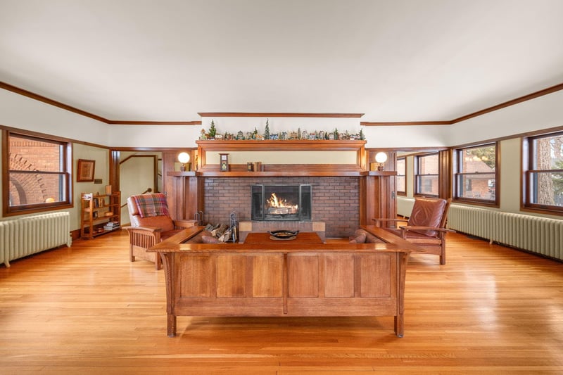 446 Main St S, Hutchinson, MN 55350