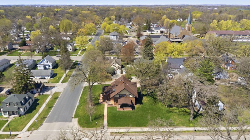 446 Main St S, Hutchinson, MN 55350