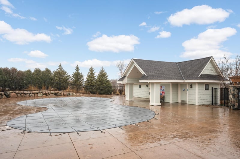 9195 Lakeside Dr, Victoria, MN 55386