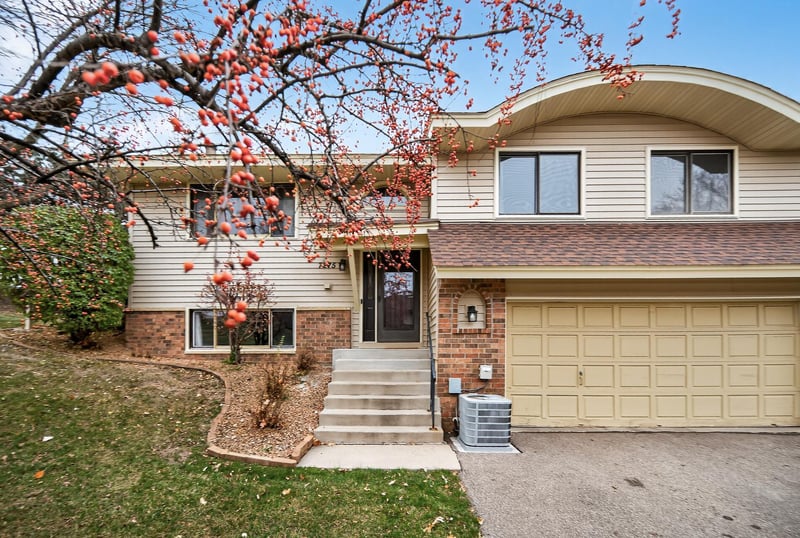 7275 Pontiac Cir, Chanhassen, MN 55317