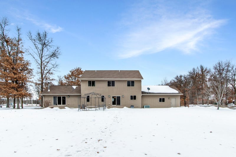 1211 Parkview Dr, Little Falls, MN 56345