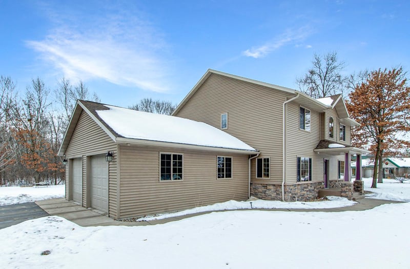 1211 Parkview Dr, Little Falls, MN 56345