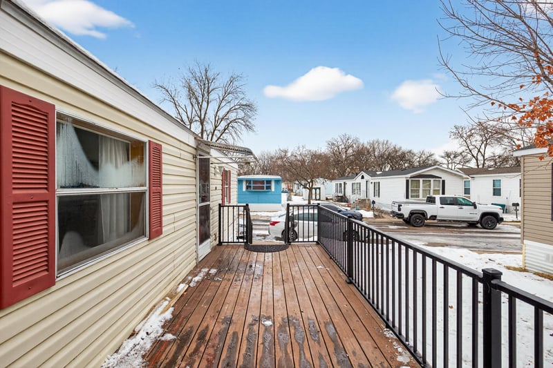 1091 E Cessna Dr, New Brighton, MN 55112