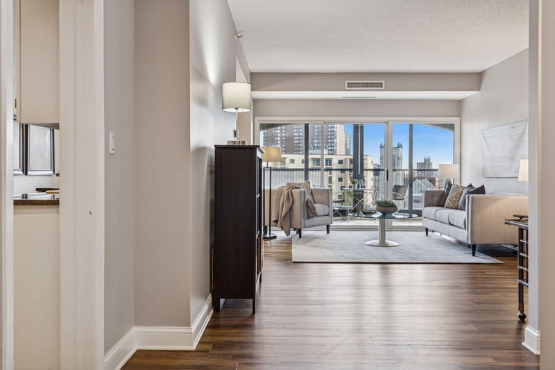 1201 Yale Pl #608, Minneapolis, MN 55403