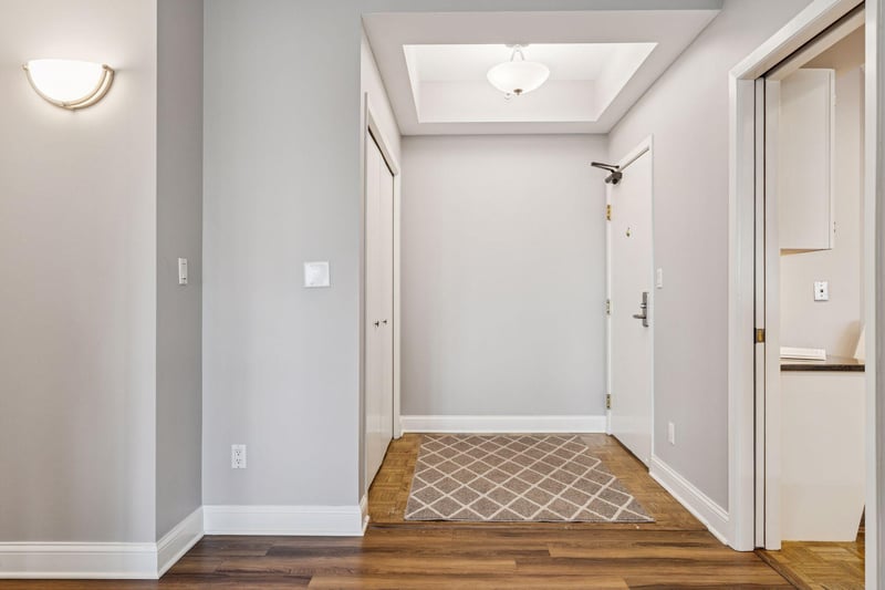 1201 Yale Pl #608, Minneapolis, MN 55403