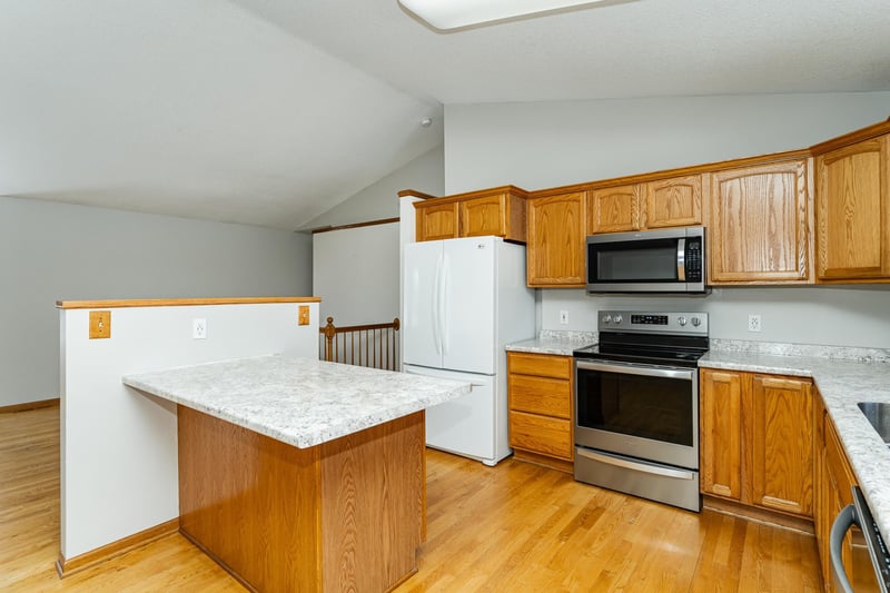 902 Berg Blvd SE, Stewartville, MN 55976