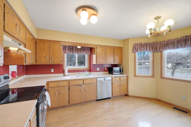 3918 88th Ln NE, Blaine, MN 55014