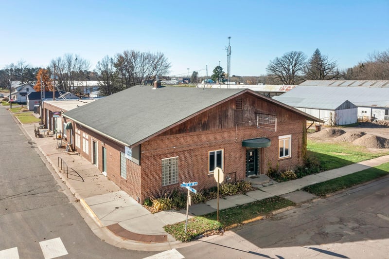 205 2nd St SW, Braham, MN 55006