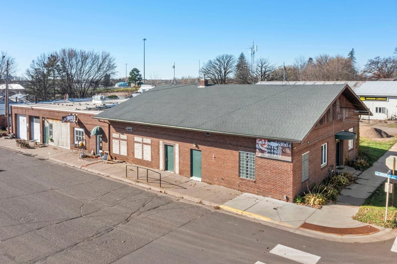 205 2nd St SW, Braham, MN 55006