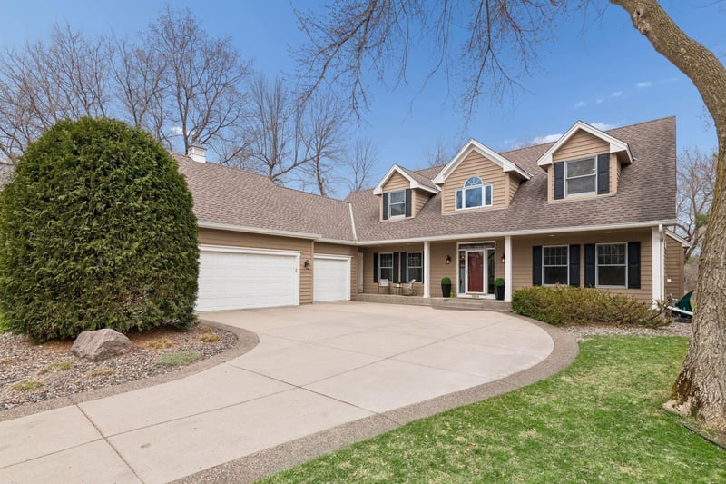 1360 Zircon Ln N, Plymouth, MN 55447