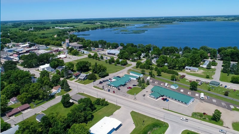 201 E Nokomis St, Osakis, MN 56360