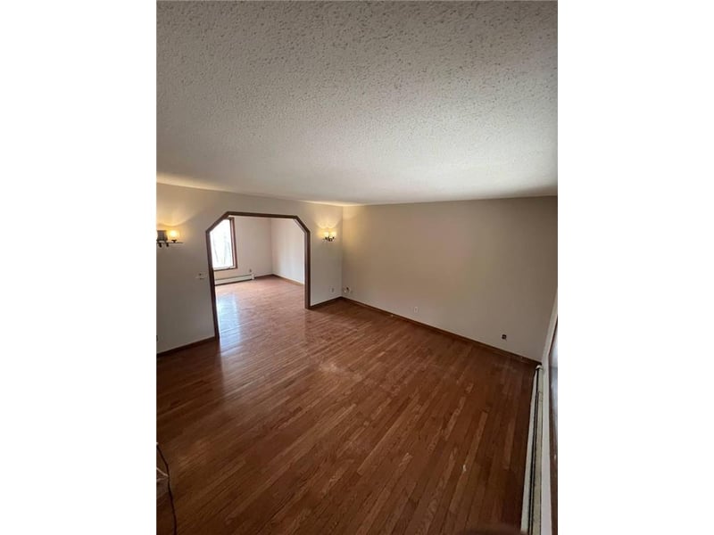 939 Lois Ln, Circle Pines, MN 55014