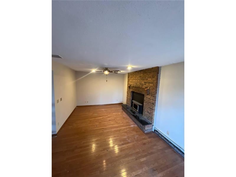 939 Lois Ln, Circle Pines, MN 55014