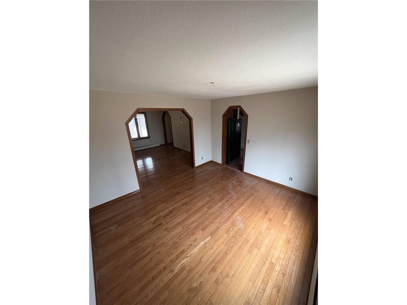 939 Lois Ln, Circle Pines, MN 55014