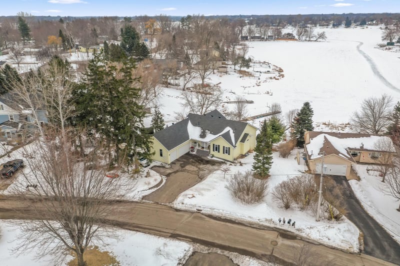 30190 Terryll St, Lindstrom, MN 55045
