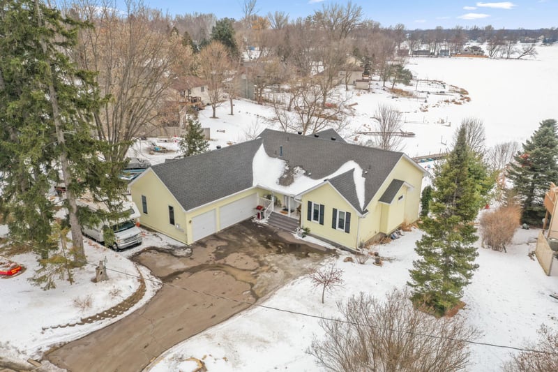 30190 Terryll St, Lindstrom, MN 55045