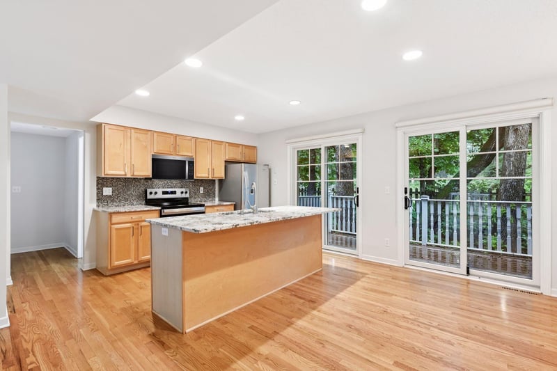 204 Central Ave S, Wayzata, MN 55391