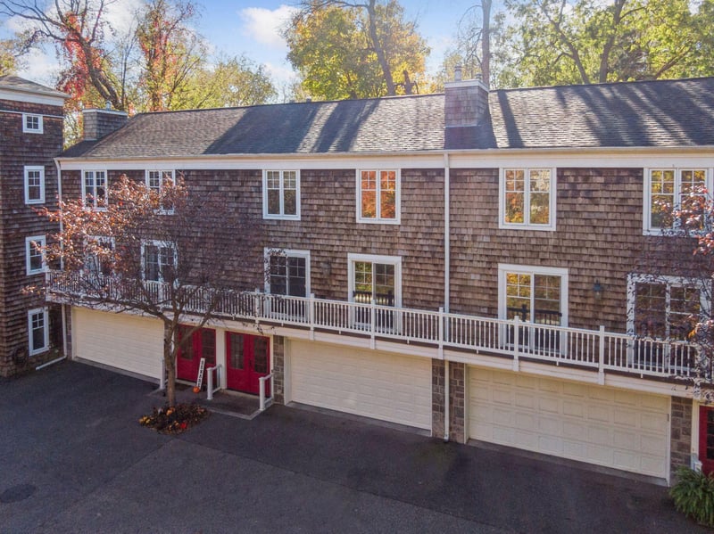 204 Central Ave S, Wayzata, MN 55391