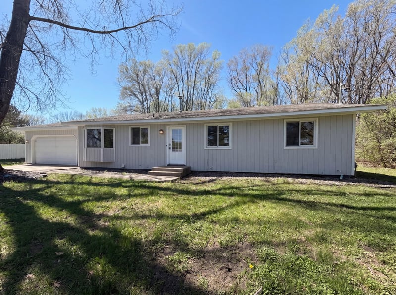 18817 Kenwood Trl, Lakeville, MN 55044