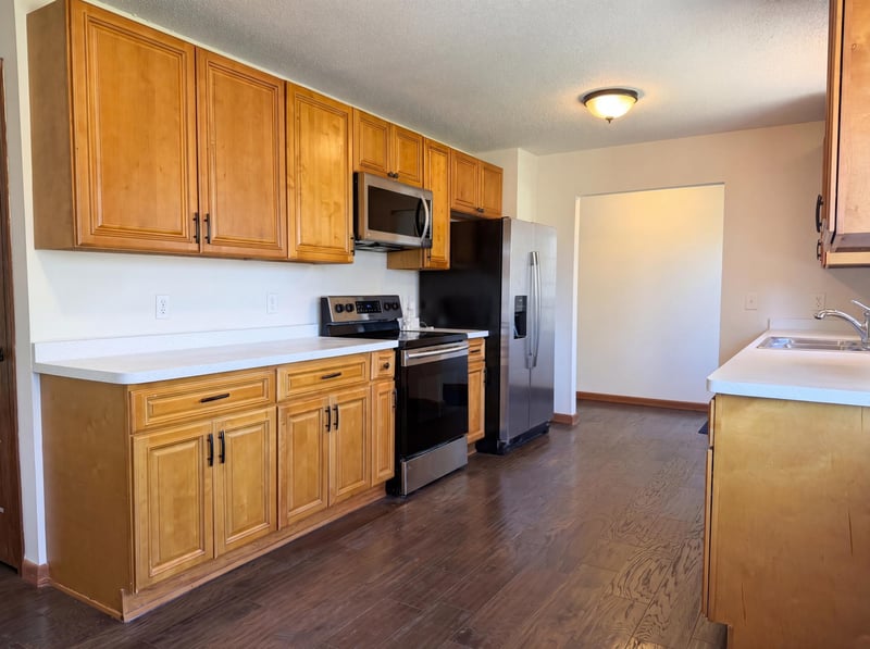 18817 Kenwood Trl, Lakeville, MN 55044
