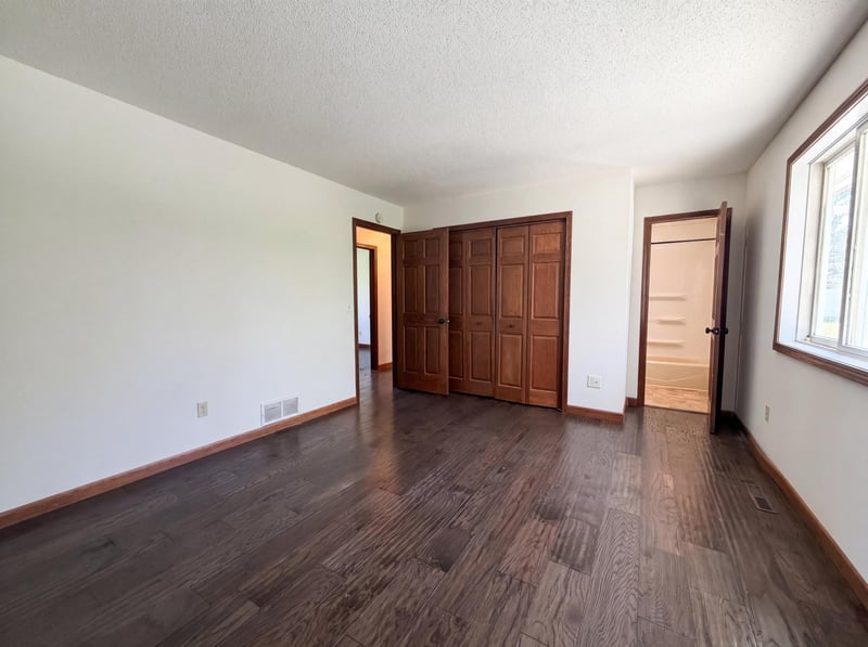 18817 Kenwood Trl, Lakeville, MN 55044