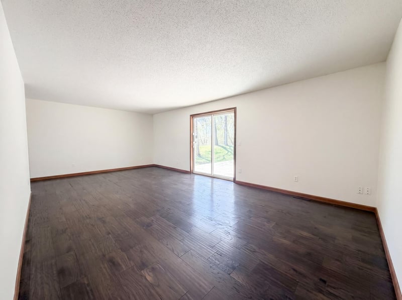 18817 Kenwood Trl, Lakeville, MN 55044