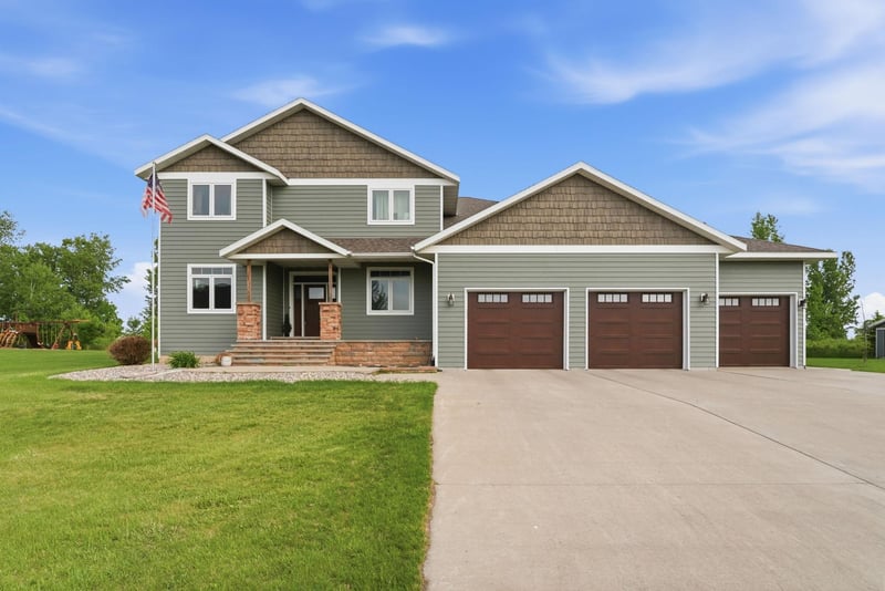 45 Robert St, Elrosa, MN 56325